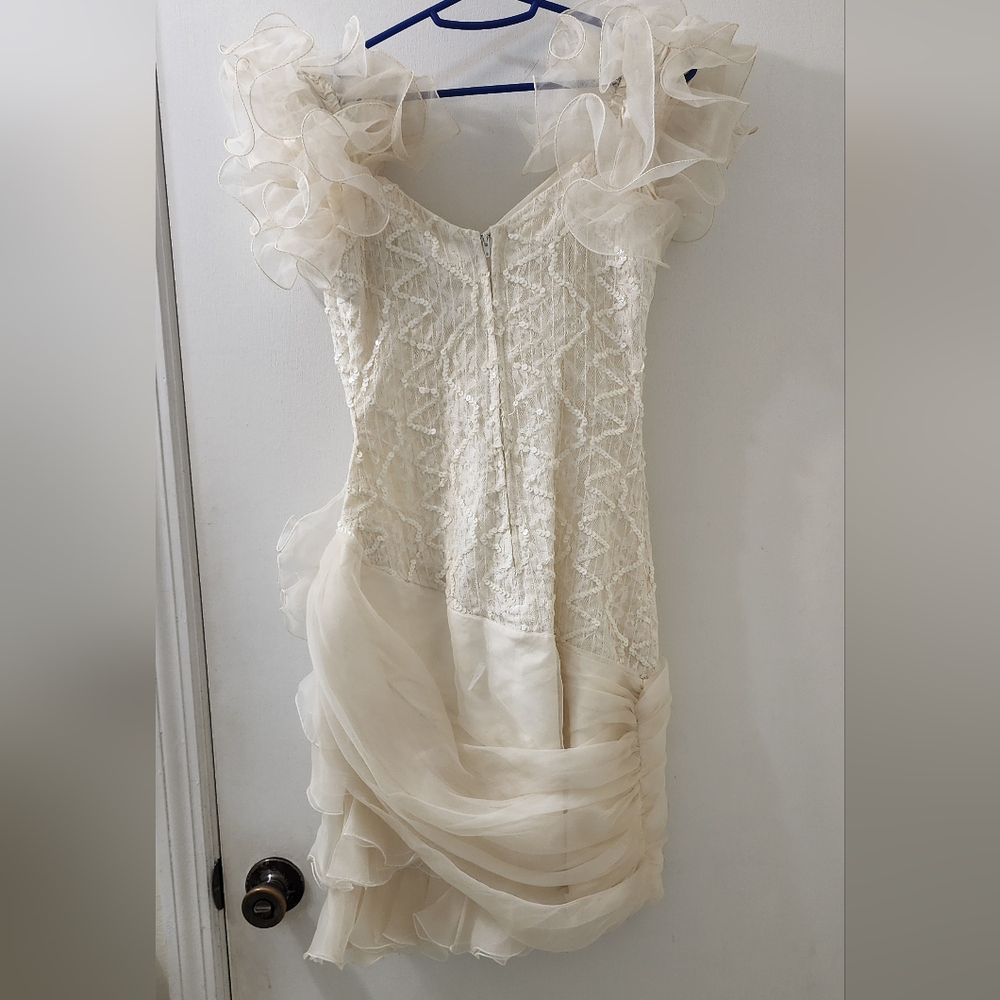 Karen‎ Millen Elegant Cream Lace Dress, Size Small. - Picture 8 of 13
